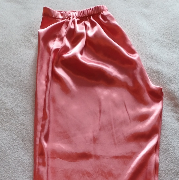 Peach silk pajama capris - Picture 2 of 4